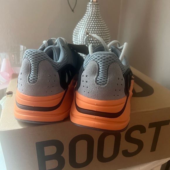 Yeezy - Picture 3 of 4